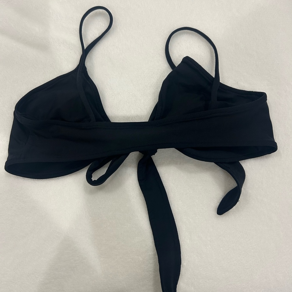 Black bikini top with tie - perfect for summer

Frankie’s for activity <3 - Picture 4 of 7